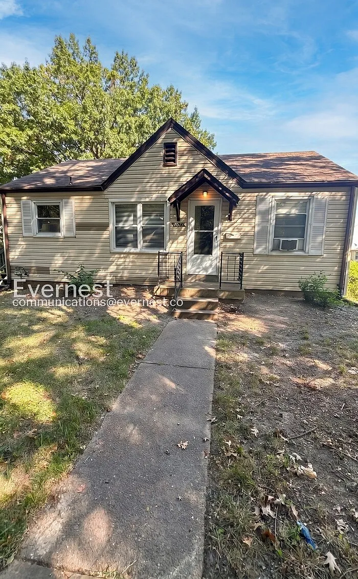 2 bed, 1.0 bath, 792 sqft, $1,125 — Photo 1