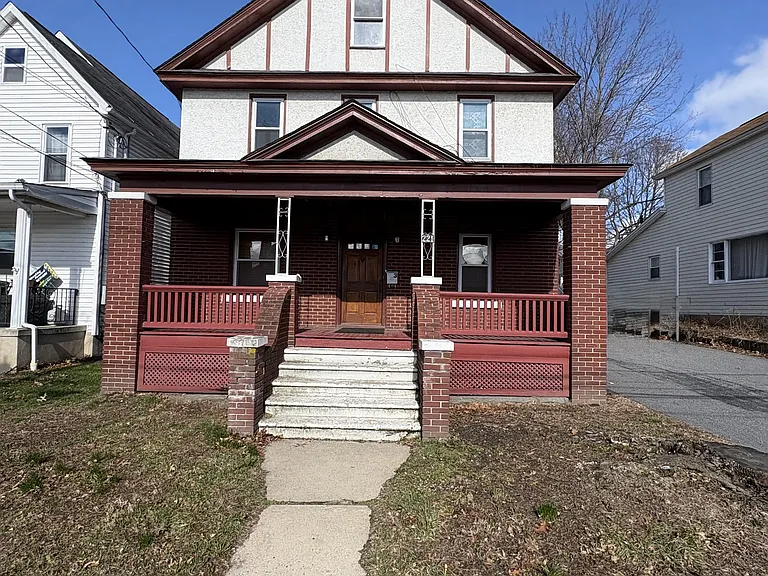 221 3rd St #3 — Photo 22