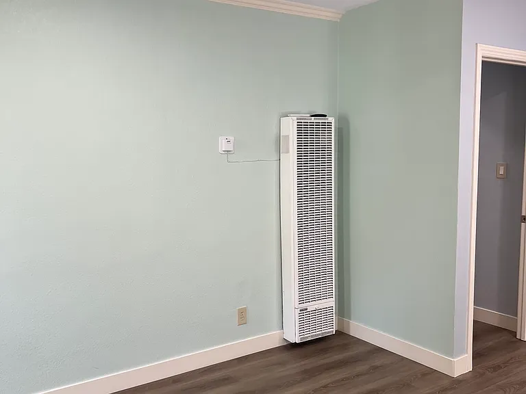 1731 1/2 W Florence Ave #1/2 — Photo 3
