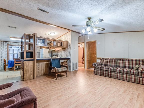 4th image of 512 Briar Meadows Dr