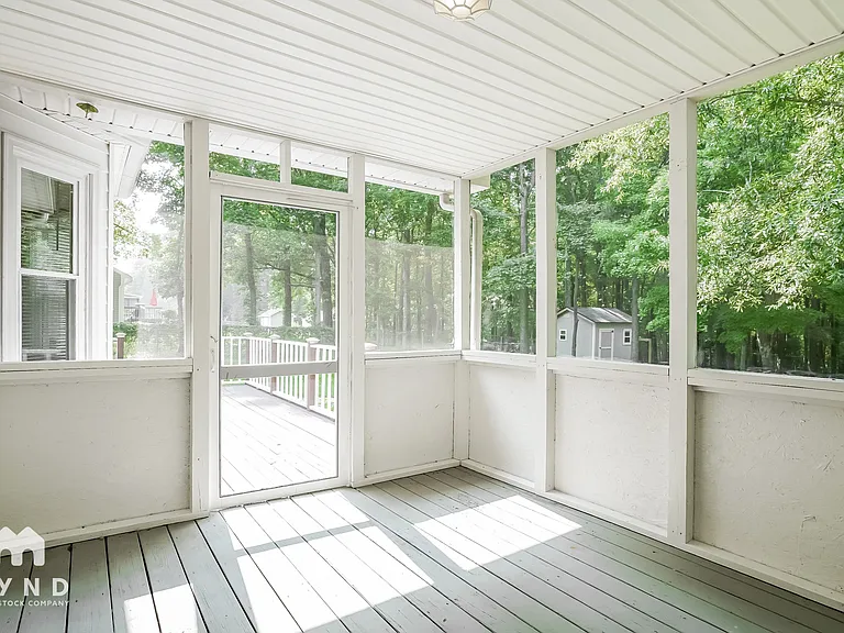 85 Richmond Dr — Photo 14