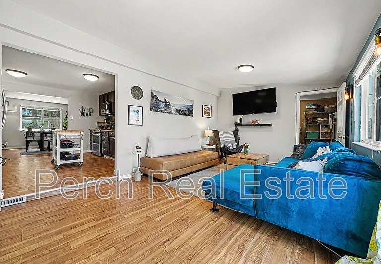 1595 W Maple Ave — Photo 7