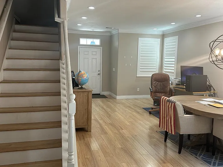 43 W Bohemia Ln — Photo 49