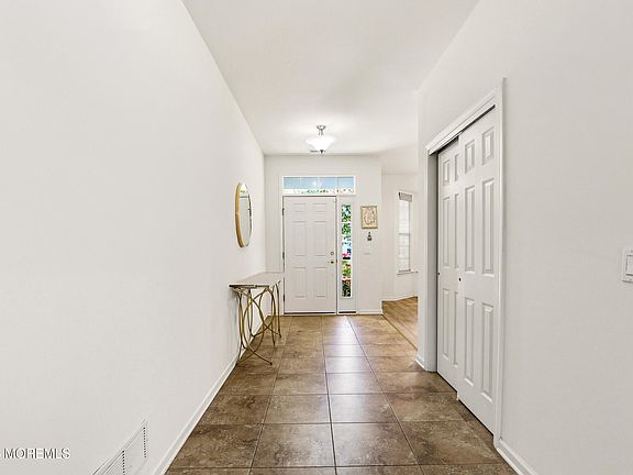 4th image of 70 Eagle Ridge Circle