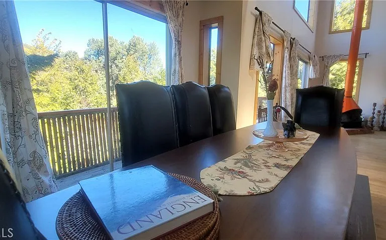 1317 Pinetree Dr — Photo 20