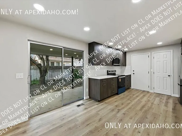 249 S Harlan Pl — Photo 11