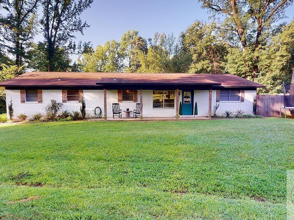 1st image of 800 Edgewood Dr