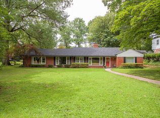 22 Foxboro Rd, Saint Louis, MO 63124