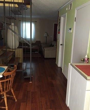 3rd image of 3873 Parklane Dr