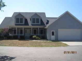 1354 190th St, Waverly, IA 50677