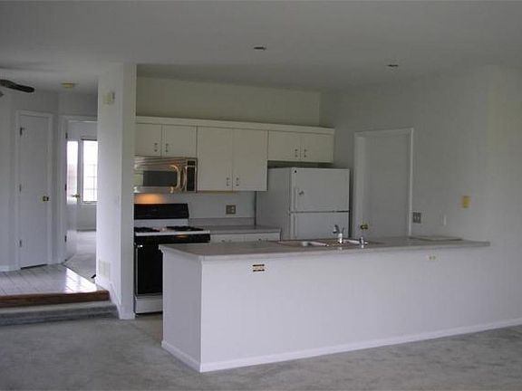 3rd image of 758 Geneva National Ave N #611