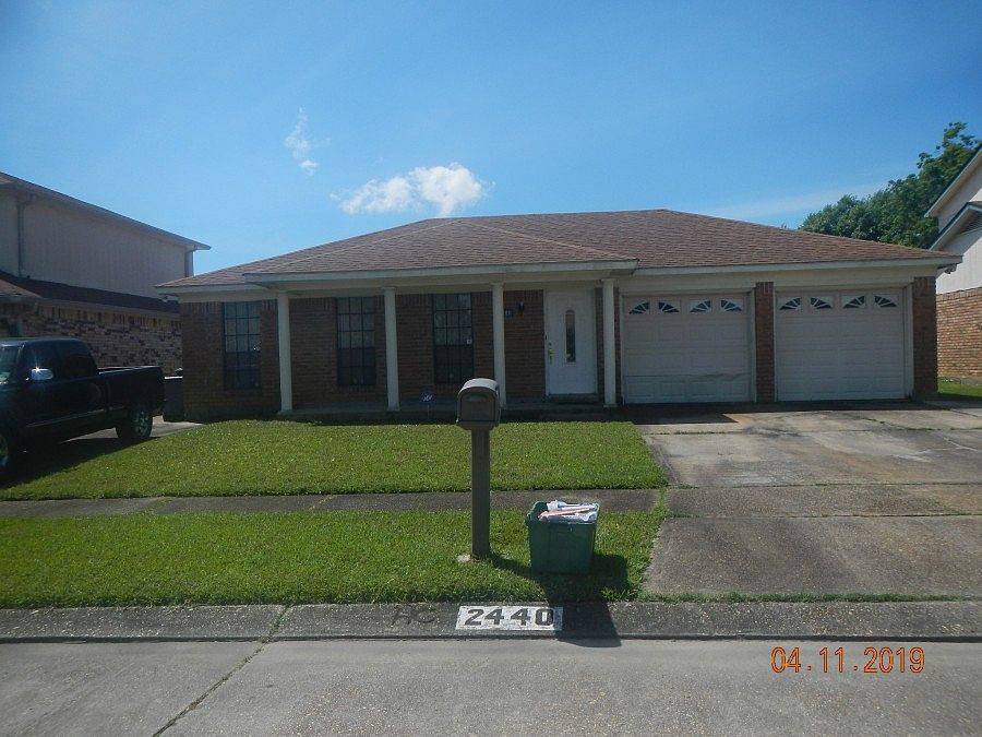 1st image of 2440 Park Ln