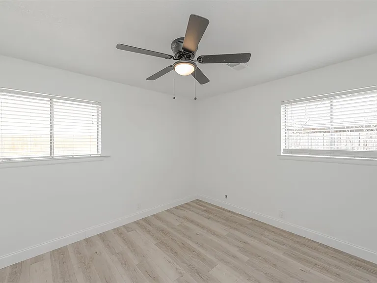 713 Sun Valley Dr — Photo 15