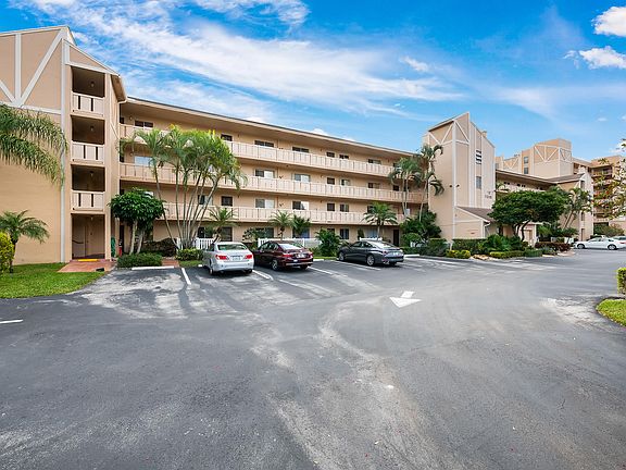 2nd image of 7006 Huntington Ln APT 206
