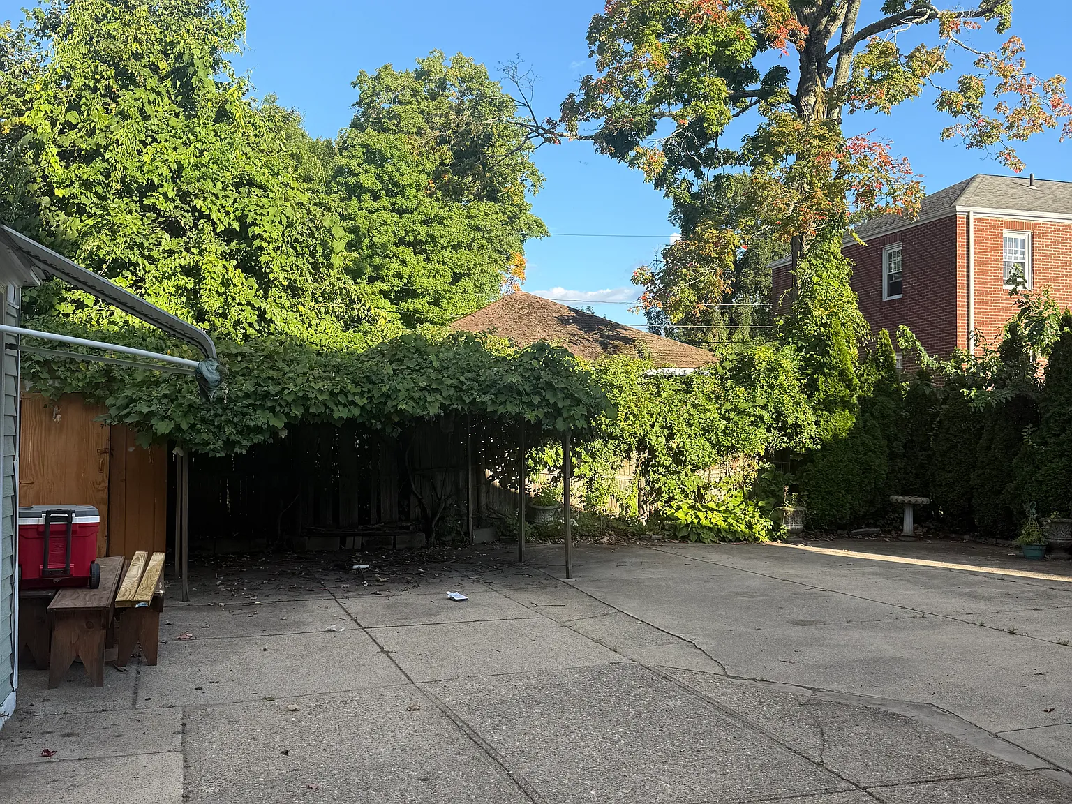 3 bed, 1600 sqft, $2,600 — Photo 2