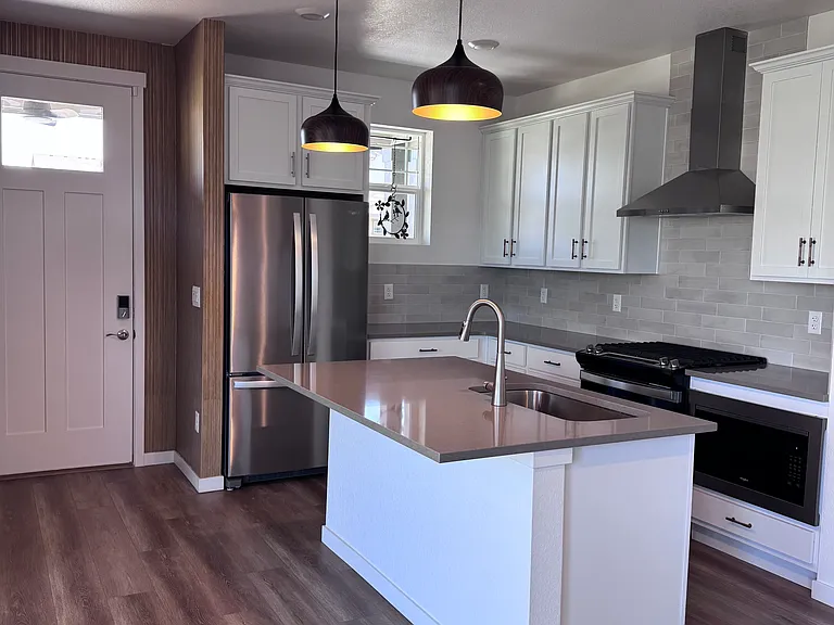 962 Andrews Crest Dr — Photo 9