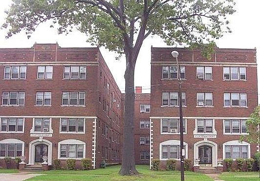 5th image of 11864 Clifton Blvd