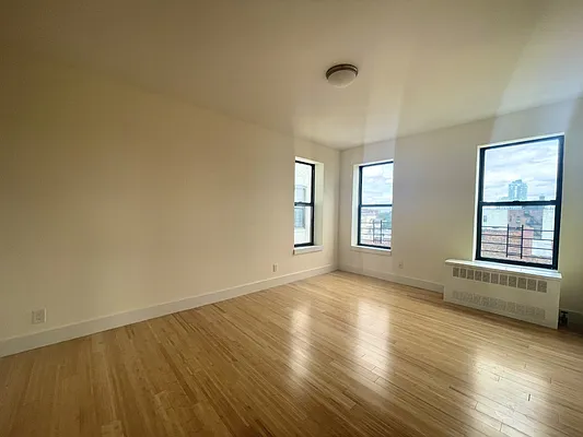 Rented by FirstService Realty (legacy) | media 1