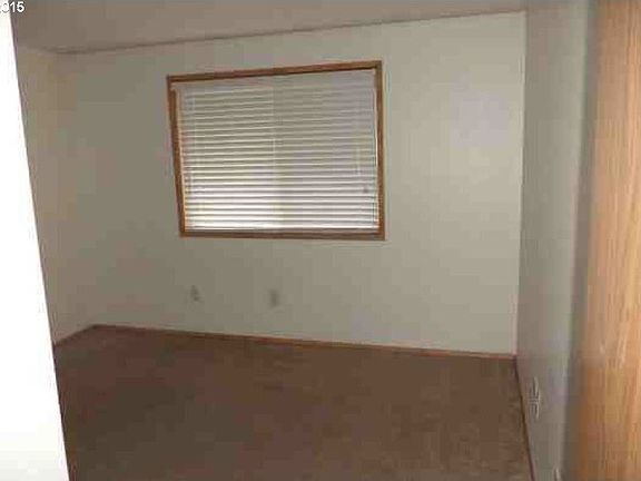4th image of 15916 NE 1st Cir