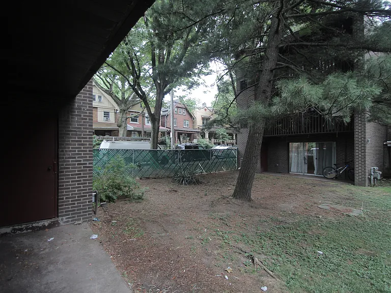 Village Square — Photo 25