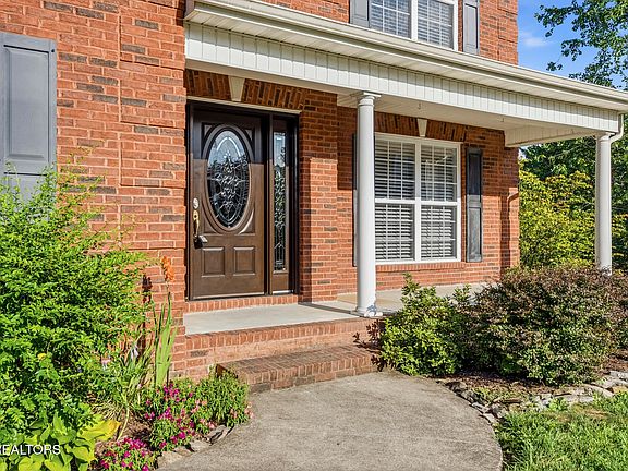3rd image of 8342 Bay Garden Ln