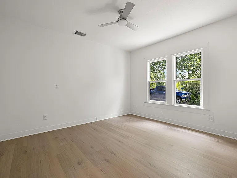 1301 Sloan St — Photo 19