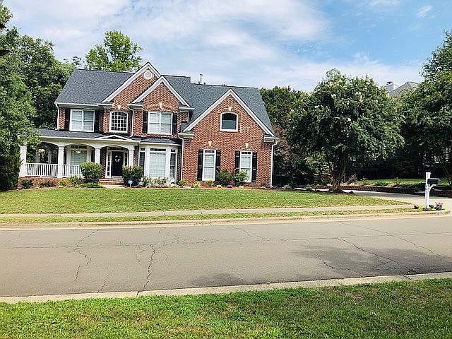 1st image of 403 Englewood Dr
