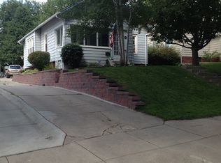 4674 Poppleton Ave, Omaha, NE 68106