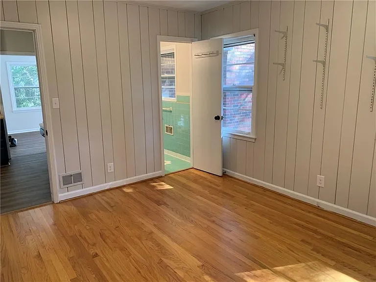 1203 Biltmore Dr — Photo 9
