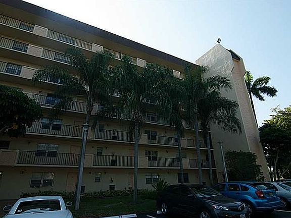 2nd image of 3100 W Rolling Hills Cir APT 704
