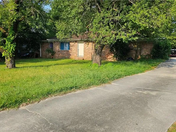 2836 Whispering Hills Dr, Atlanta, GA 30341