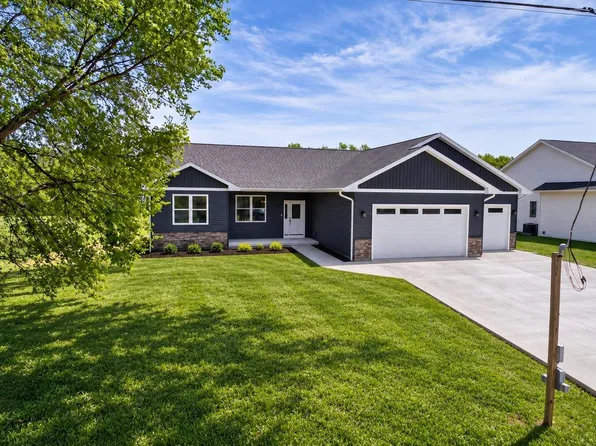 2004 W 4th Ave, Brodhead, WI 53520