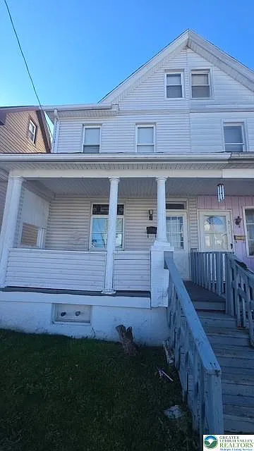319 E White St