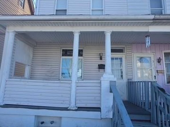 319 E White St