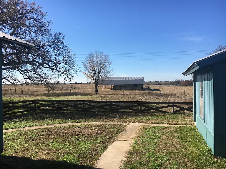 1086 County Road 347 — Photo 11