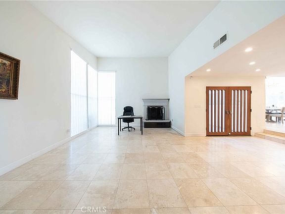 4th image of 16594 Knollwood Dr