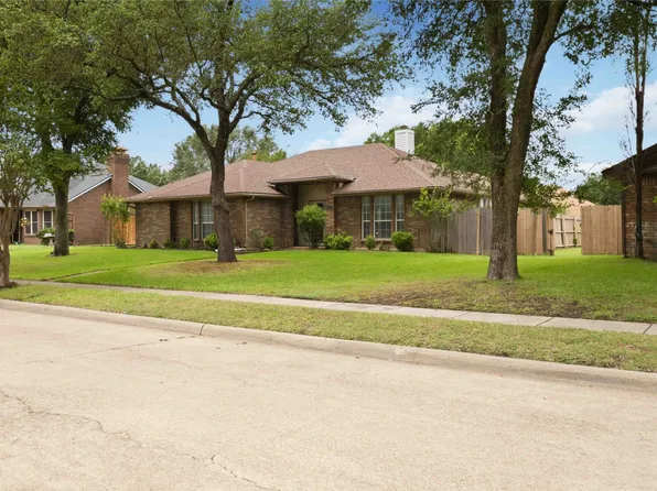 1403 Baker Dr, Cedar Hill, TX 75104