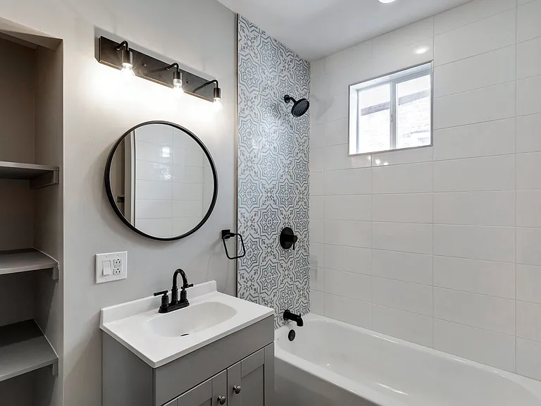 6205 Elmwood Ave — Photo 2