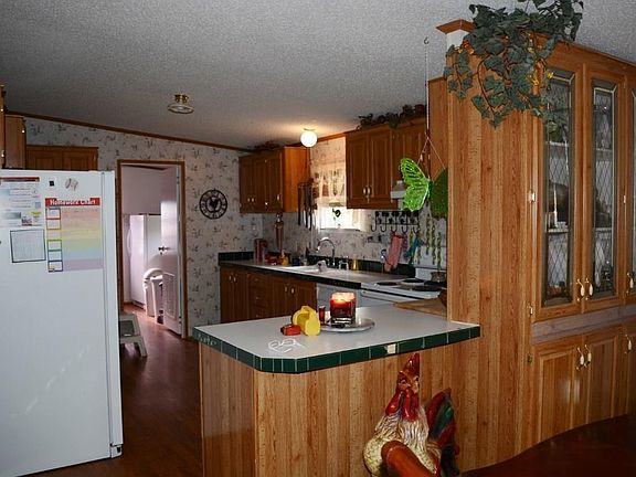 3rd image of 821 County Road 1218