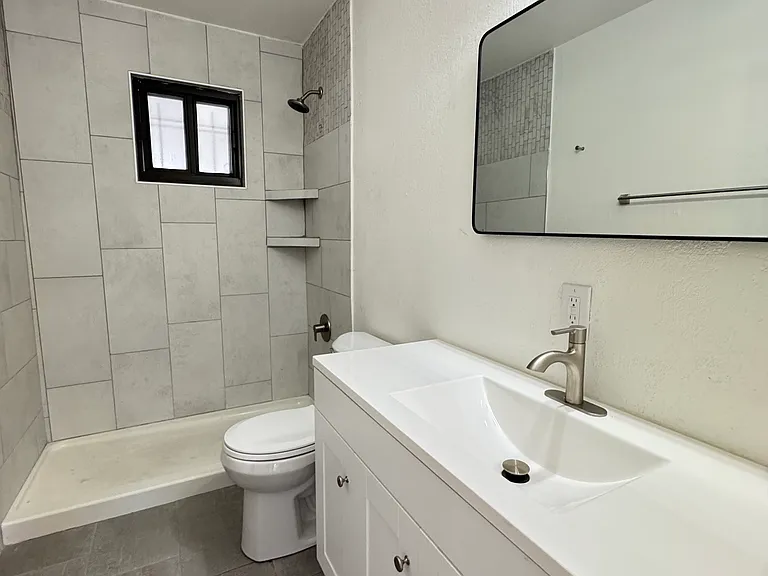 1809 S 7th Ave — Photo 2