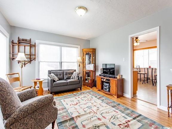 4th image of 2317 E Kensington Ave