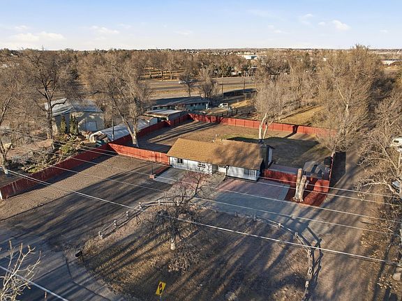 4th image of 534 S Summit View Dr