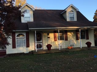 435 N 4th St, Elberfeld, IN 47613
