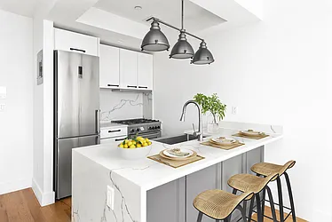 Rented by R New York