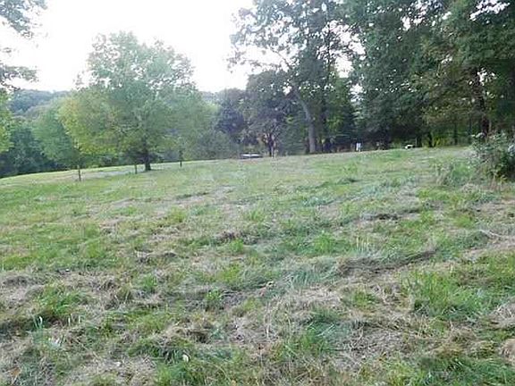 Public sewer and electric to