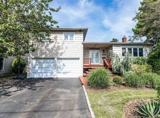 3311 Robbin Ln, Merrick, NY 11566