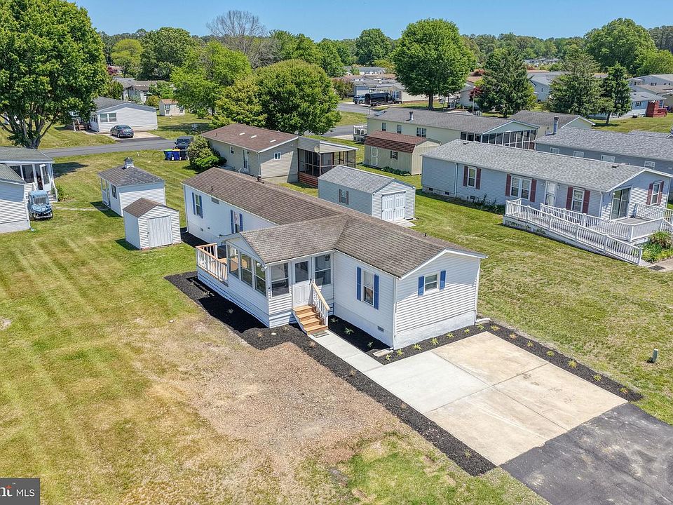 1st image of 33385 Court Dr