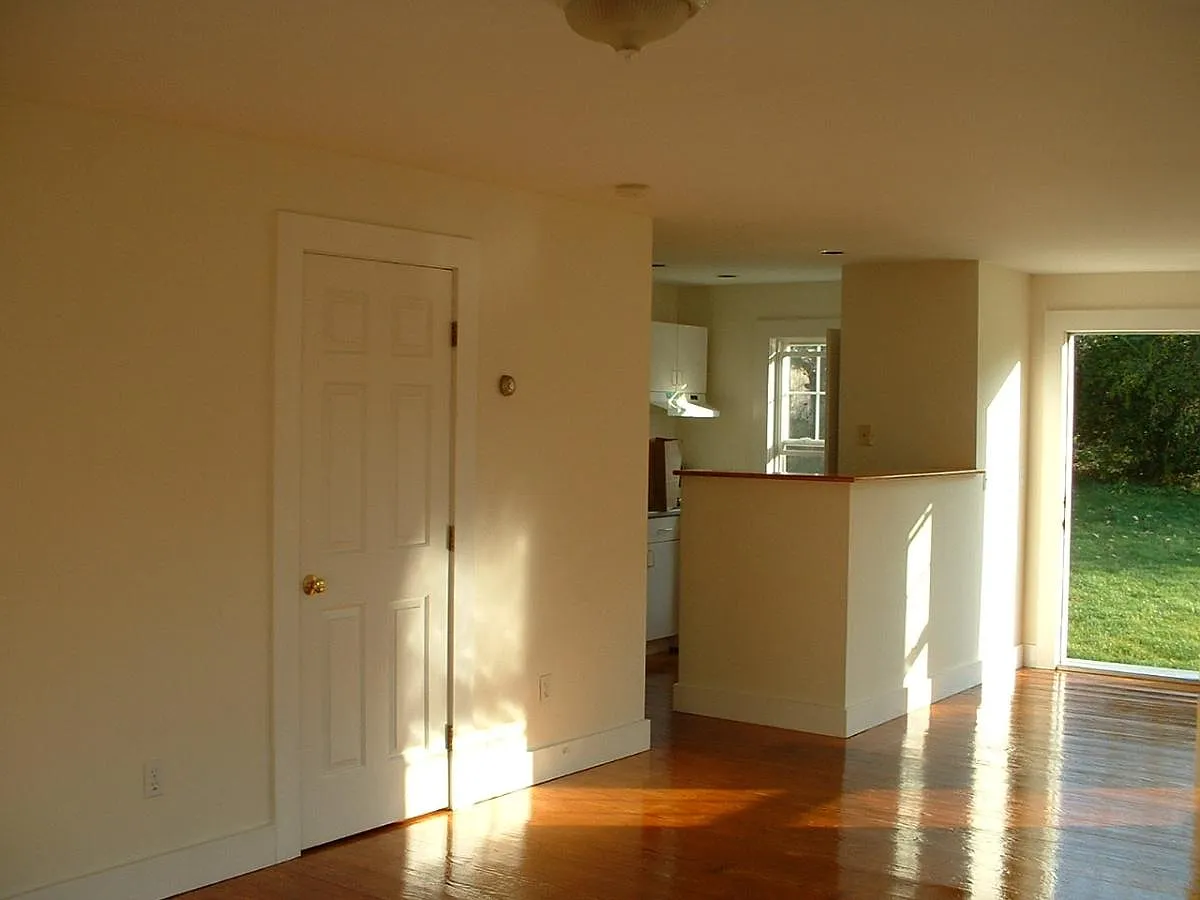 185 Center Avenue — Photo 3