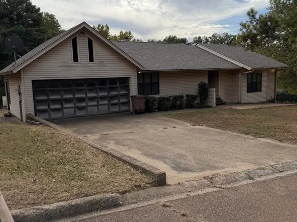 812 E Cross St, Forrest City, AR 72335