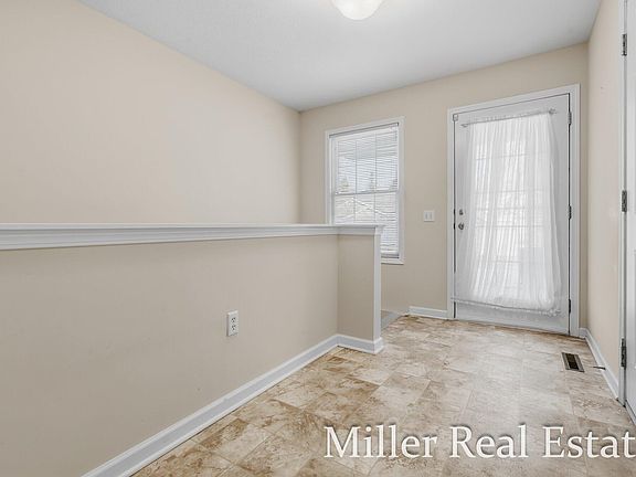 4th image of 630 River Walk St